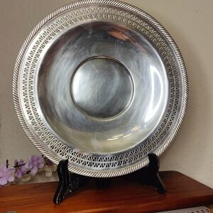 Wm. Rogers Silverplate 12" Pierced/Reticulated Band Serving Tray 821 Shiny